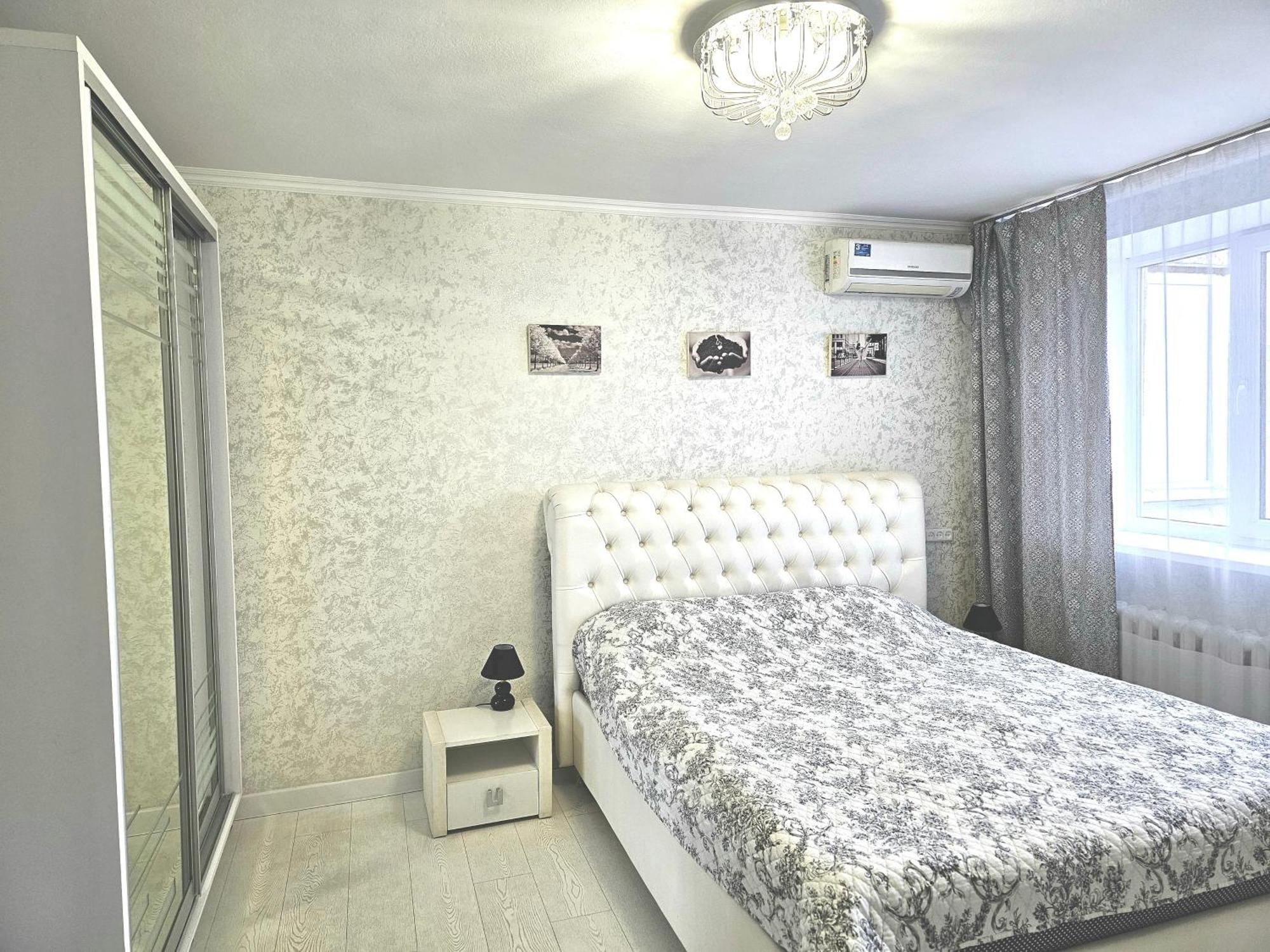 Black And White Apartment Κισινάου Εξωτερικό φωτογραφία
